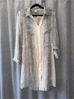 Old Navy Gray and White Printed Dress NWT Medium